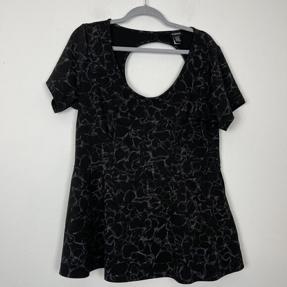Torrid Black Purple Floral Peplum Short Sleeve Top Size 2 Open Back - Picture 1 of 4